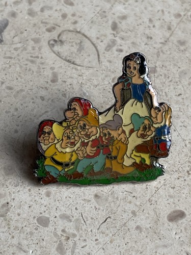 Pin blanche neige - blanche, les
